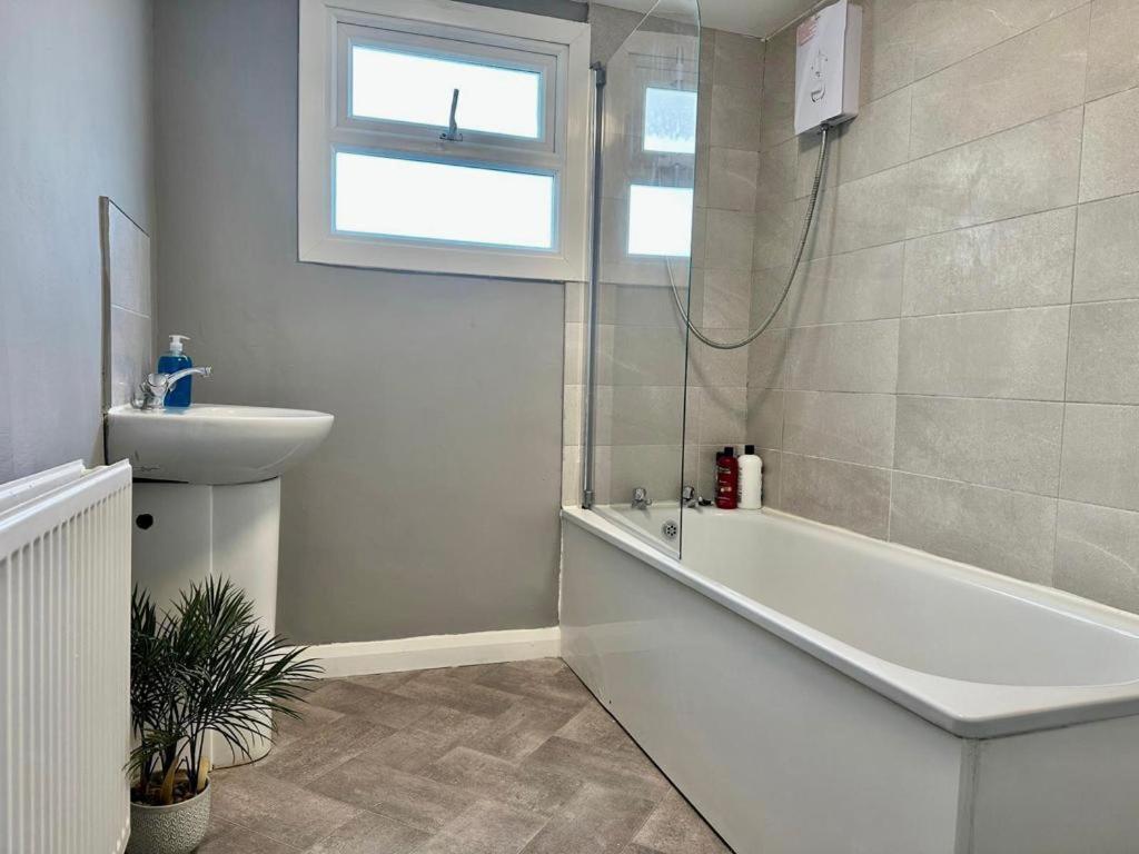 Flash Sale Brighton Train Station 3 Bedroom Flat Bn180Alon Buitenkant foto